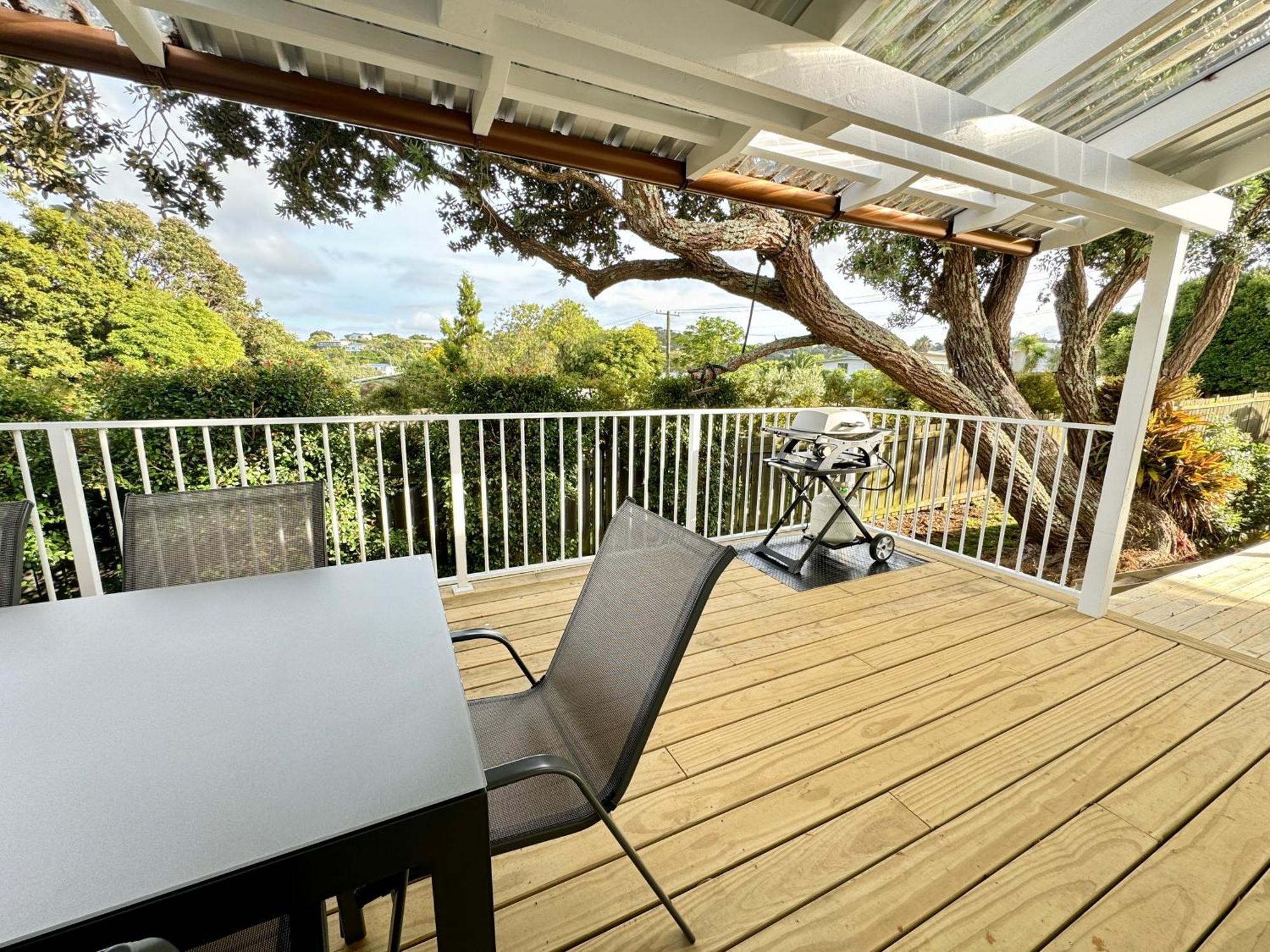 Miami One One Villa Oneroa Exterior photo